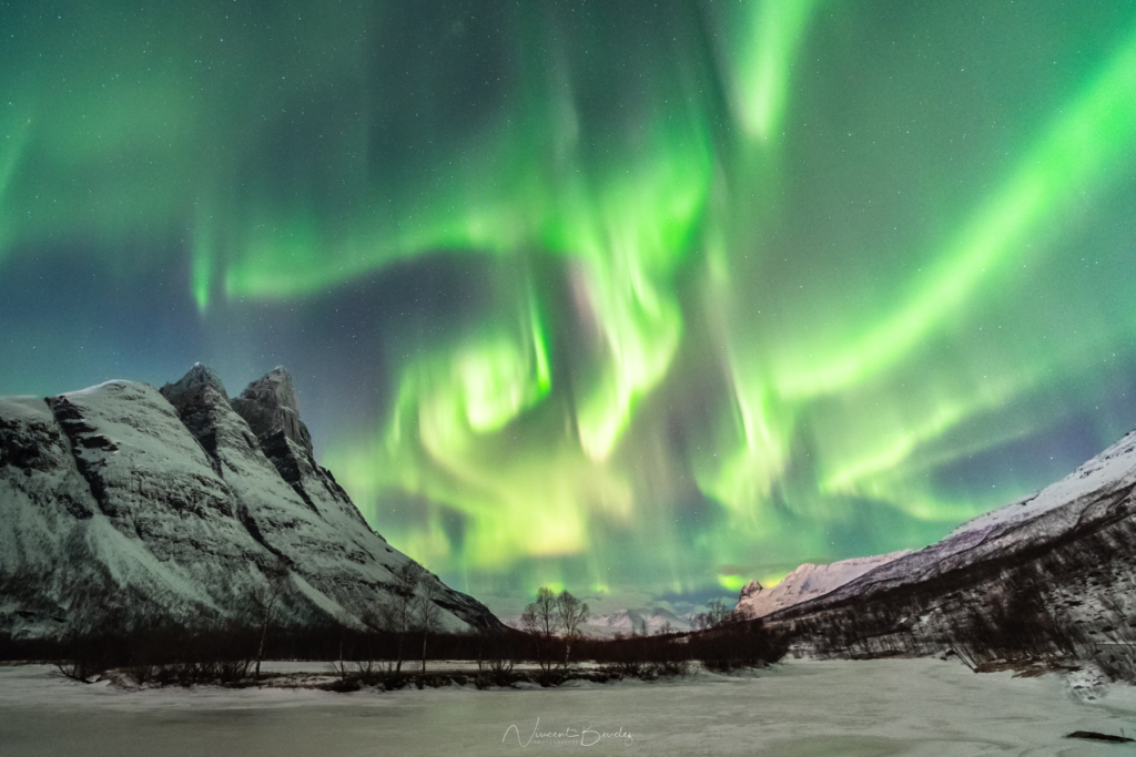 Northern Lights Spectacular Natural Wonders: Earth's Extraordinary Landforms